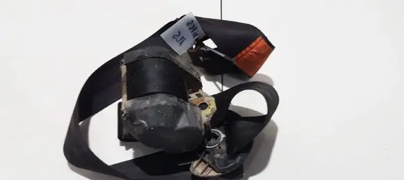 Volkswagen Golf III Front seatbelt 1H4857706D