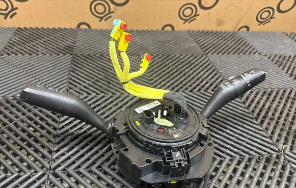 Chrysler Pacifica Wiper turn signal indicator stalk/switch P68531524AA
