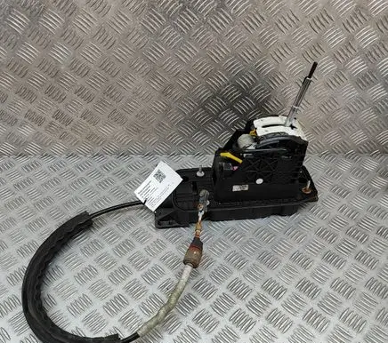 Volkswagen Scirocco Gear shifter/selector 1K0713061 1K1713025AD