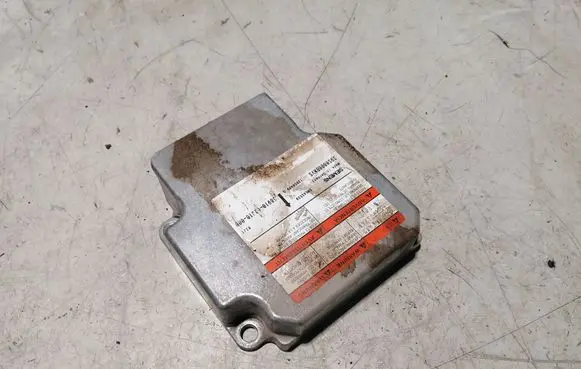 Suzuki Swift I Airbag control unit/module 3891062J10