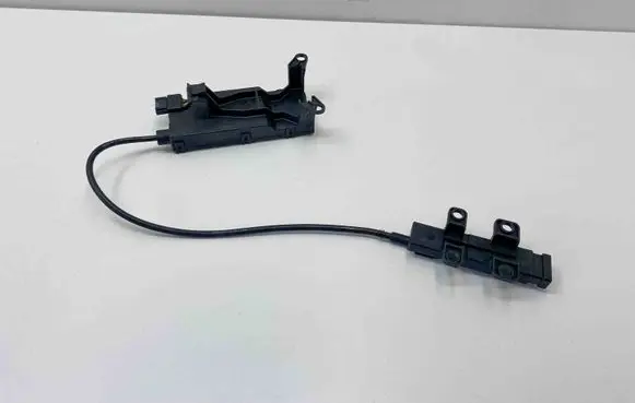 Mercedes-Benz SL R230 Keyless system antenna A2308200075 2308200075