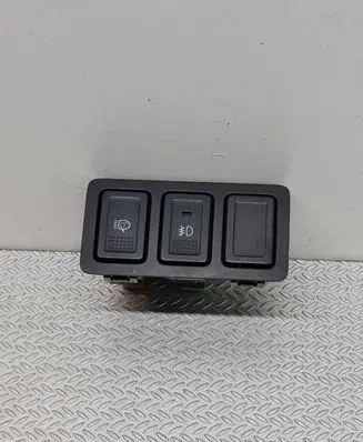 Suzuki Grand Vitara II Fog light switch 7383165J0