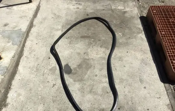 Chrysler Pacifica Front door rubber seal OEM