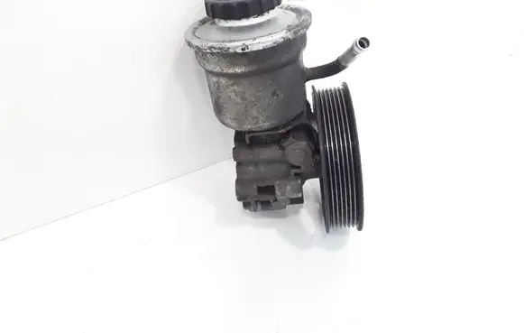 Toyota Avensis T250 Power steering pump