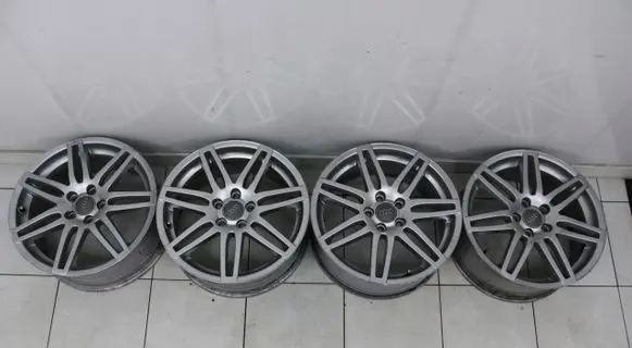Audi A3 S3 8P R18 carbon fiber rim 