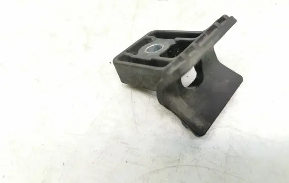 Chevrolet Orlando Radiator mount bracket 13250318