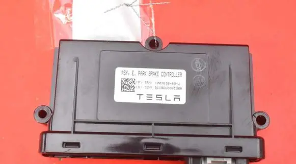 Tesla Model S Engine control unit/module ECU 1007618-00-J