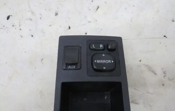Toyota RAV 4 (XA30) AUX in-socket connector 