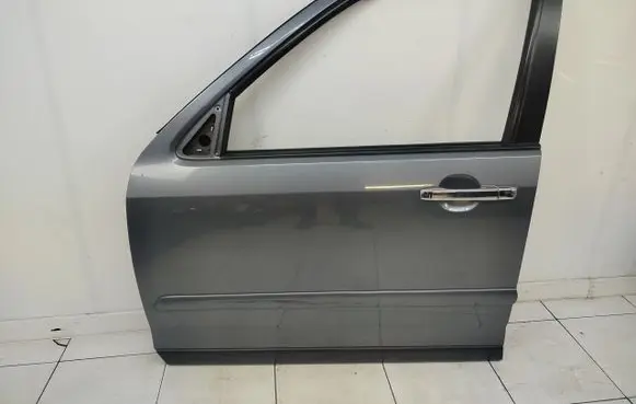 Honda CR-V Front door 42R26