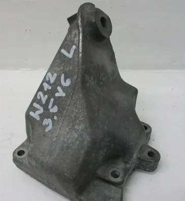 Mercedes-Benz E W212 Engine mounting bracket