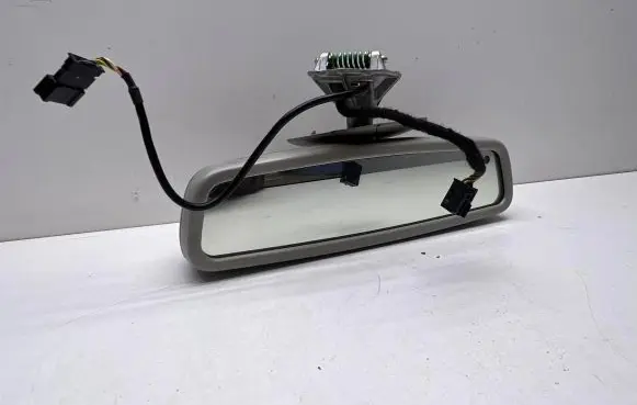 Rear view mirror (interior)