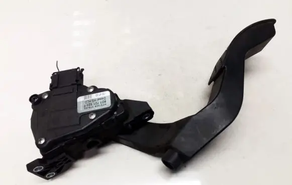 Volkswagen PASSAT B5.5 Accelerator throttle pedal 8D1721523F 6PV008376-03