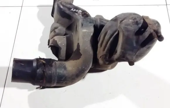 Dodge Magnum Intake resonator 04591871
