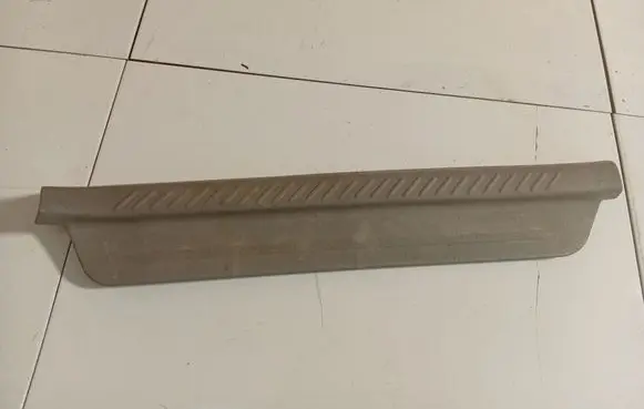 Mazda Premacy Rear sill trim cover C10068720
