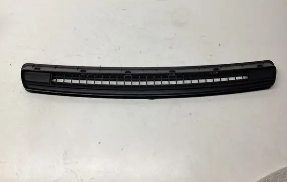 Nissan Qashqai Dashboard air vent grill cover trim 68745JD000