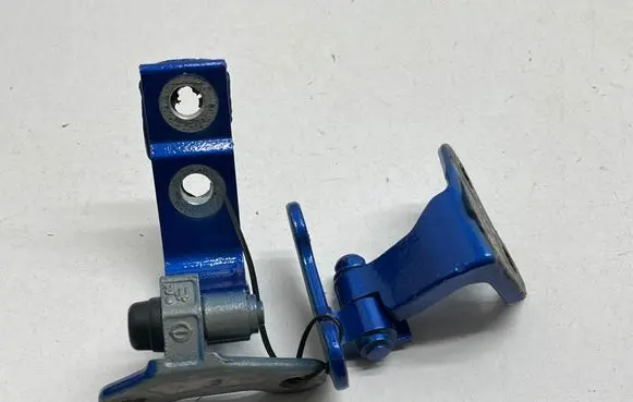 Rear door hinge set