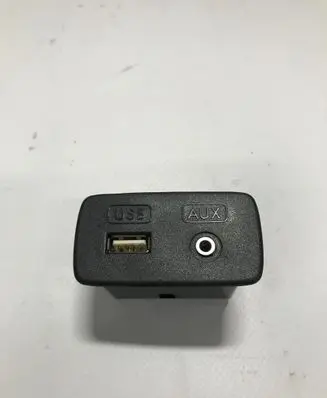 Subaru Legacy AUX in-socket connector 