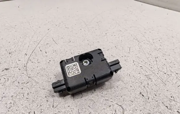 BMW 3 G20 G21 Aerial antenna filter 65206832256