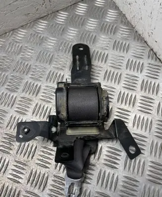 Hyundai Tucson JM Middle seatbelt (rear) 