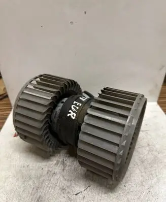 Volkswagen Phaeton Heater fan/blower 0130111045