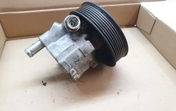 Renault Trafic II (X83) Power steering pump 8200357347