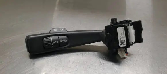 Volvo V60 Indicator stalk 31334647 110CC190304AACH