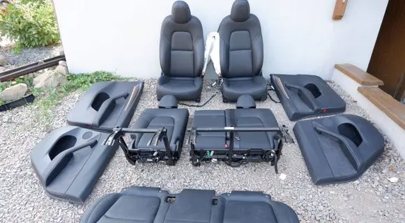 Tesla Model Y Seat set 