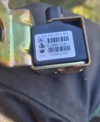 Mercedes-Benz ML W163 ESP acceleration yaw rate sensor A1635420618 10098001241 0453101781
