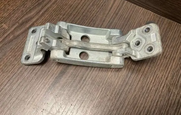 Mercedes-Benz Sprinter W906 Rear door upper hinge A9087400037 9087400037
