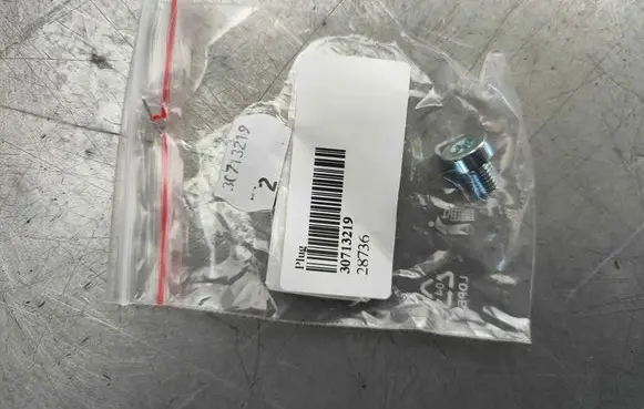 Volvo V70 Nuts/bolts 30713219