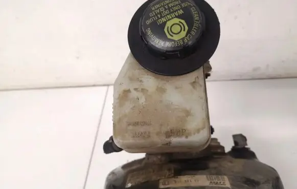 Brake fluid reservoir