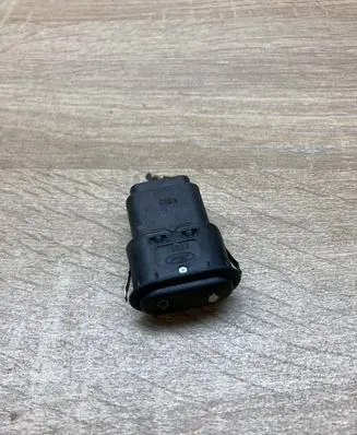 Ford Mondeo Mk III Electric window control switch 93BG15B679AA