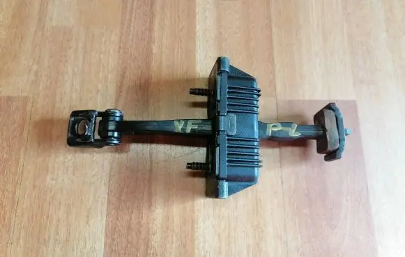 Jaguar XF X250 Front door check strap stopper 8X23F23552AC 8X2323552BA C8Q9A