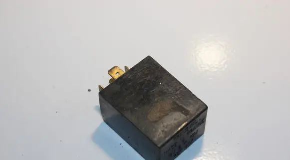 Volkswagen PASSAT B5 Other relay NOCODE