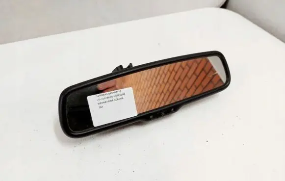 Nissan Qashqai Rear view mirror (interior)