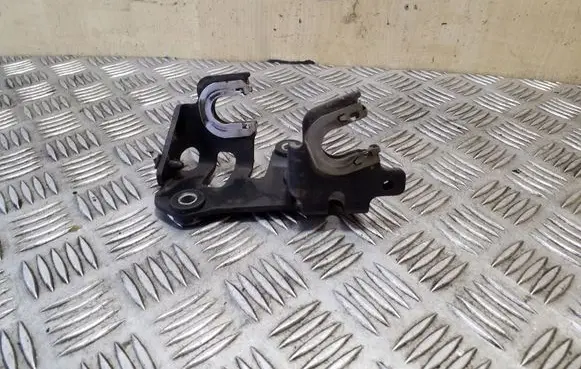 Hyundai ix35 Gear shift cable bracket 