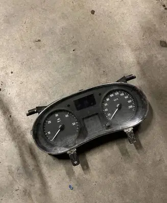 Opel Vivaro Speedometer (instrument cluster) P8200283199D