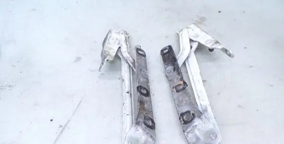 Ford Focus Tailgate/trunk/boot hinge XS41F42701AA