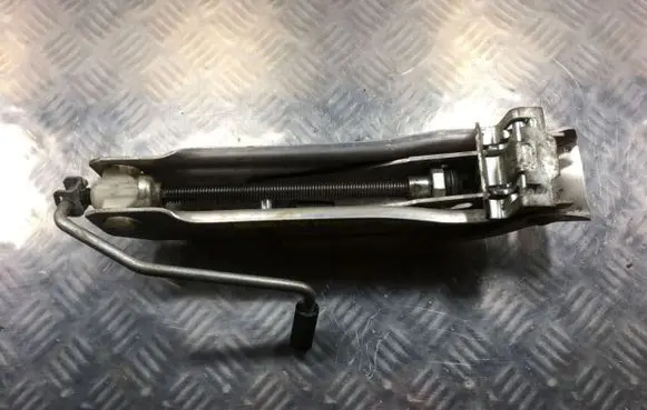 Audi 80 90 S2 B4 Lift Jack 8E0011031C