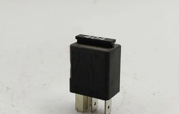 Audi Q7 4L Other relay 7M0951253C