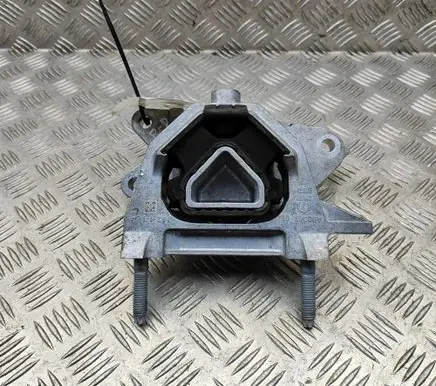 Peugeot 208 I Engine mount bracket 9826533880