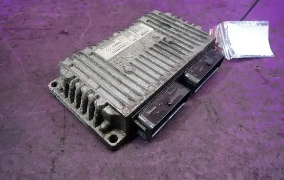 Renault Clio II Engine control unit/module ECU 