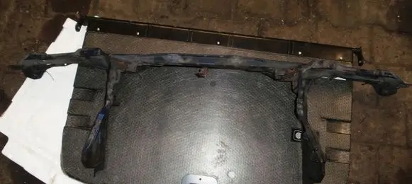 BMW 5 E34 Top upper radiator support slam panel