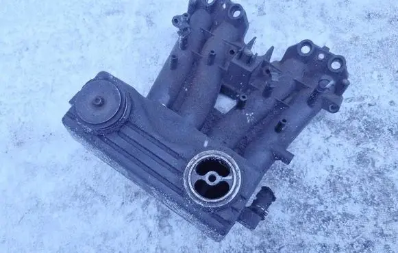 Peugeot 806 Intake manifold