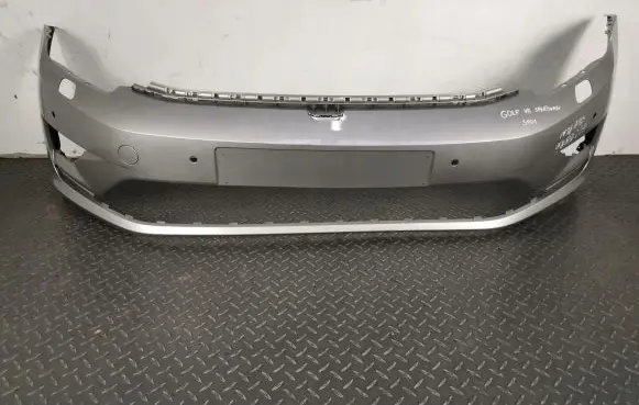 Volkswagen Golf Sportsvan Front bumper