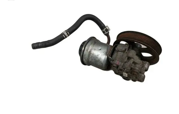 Toyota Avensis T250 Power steering pump