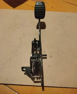 Renault Clio II Clutch pedal 7700430730