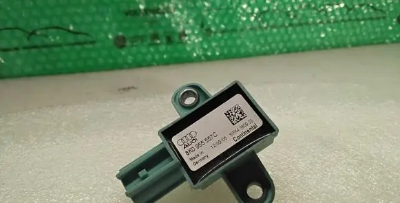 Audi A4 S4 B8 8K Airbag deployment crash/impact sensor 8K0955557C