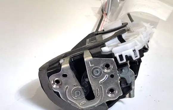 Toyota Yaris Cross Rear door lock M7314480