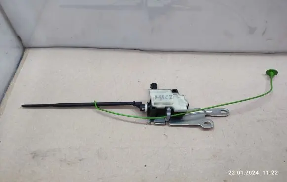BMW X6 E71 Fuel tank cap lock 7190533